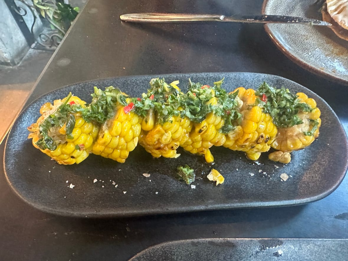 Van het vuur: gegrilde maïs met kruiden