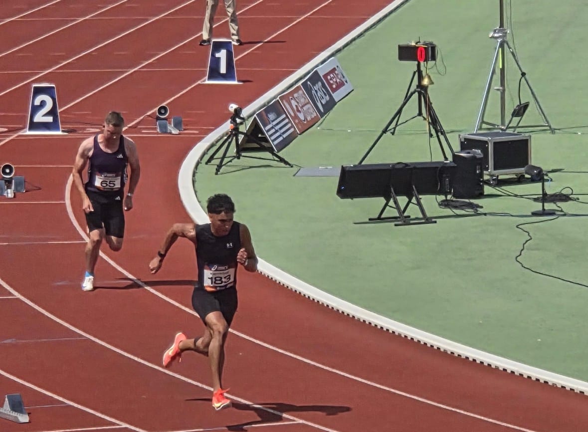Aymane Kwyasse op de 400 meter horden tijdens het NK Atletiek